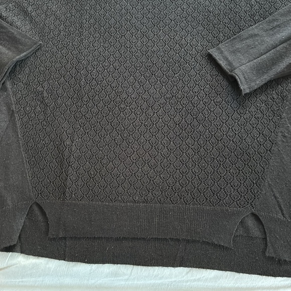 H. ONE wool/nylon/poly blend brown sweater, size M. Pretty, delicate pattern. - Picture 5 of 10